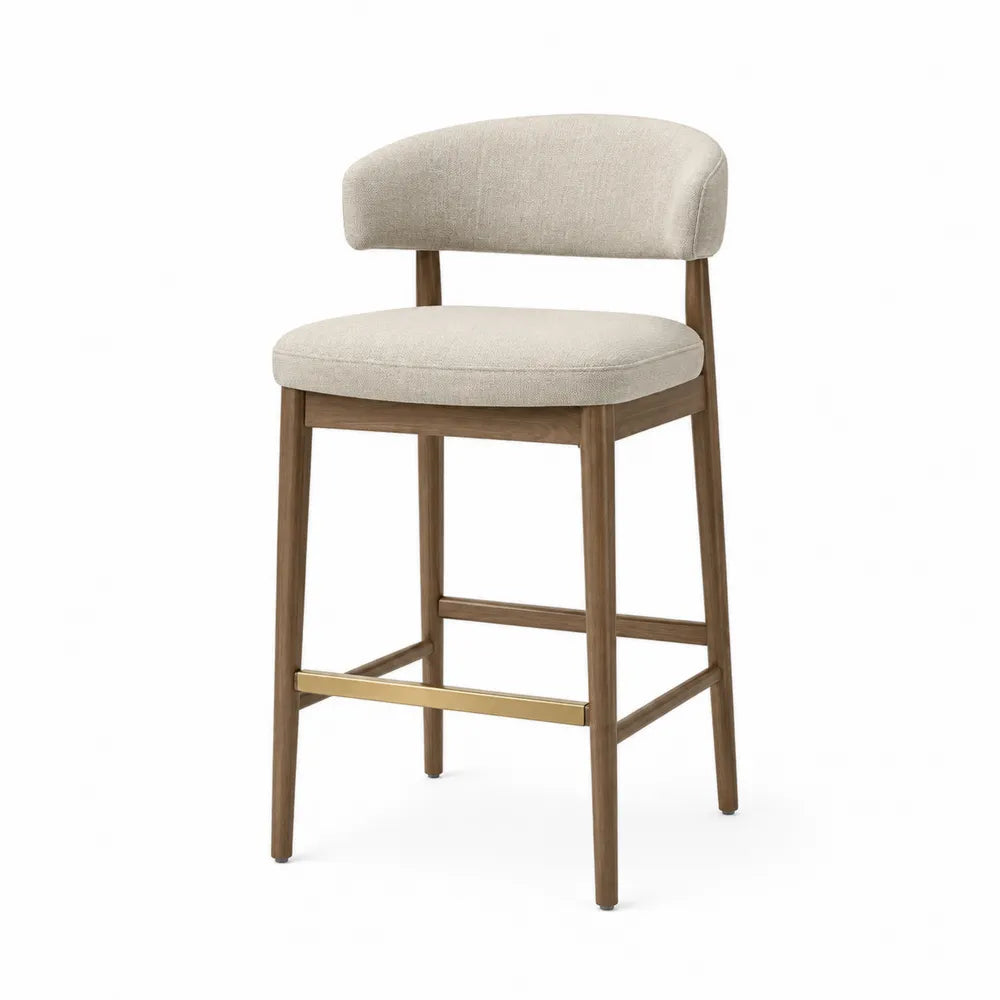 Taburete beige de tela con patas de madera de nogal